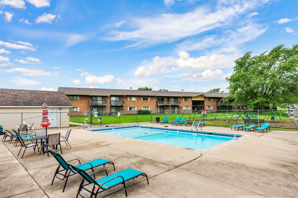 Exploring the Charms of Darien, Illinois: A Real Estate Haven Captured Through Professional Photography 