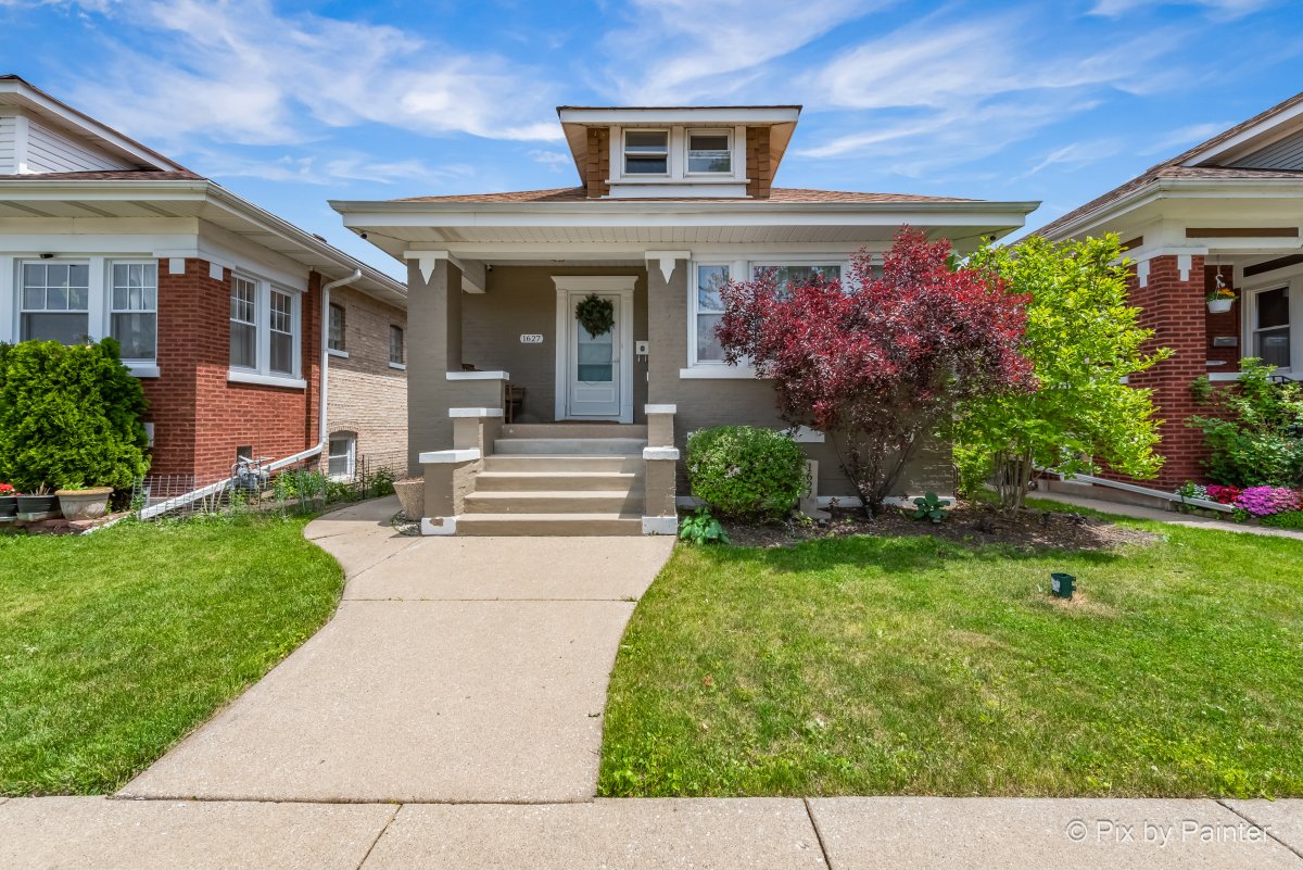 Chic Perspectives: Pix by Painter's Premier Real Estate Photography in Cicero 