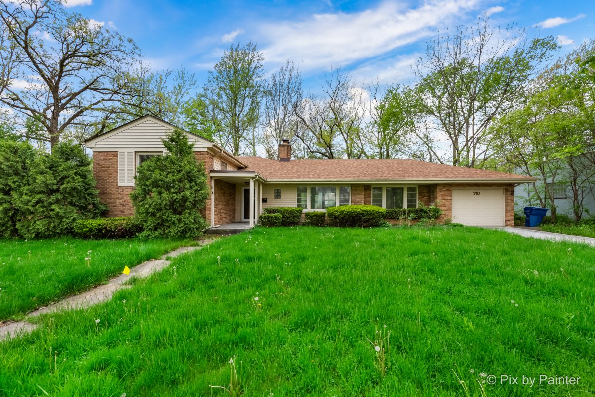 Showcasing Flossmoor’s Finest: Professional Real Estate Photography by Pix by Painter