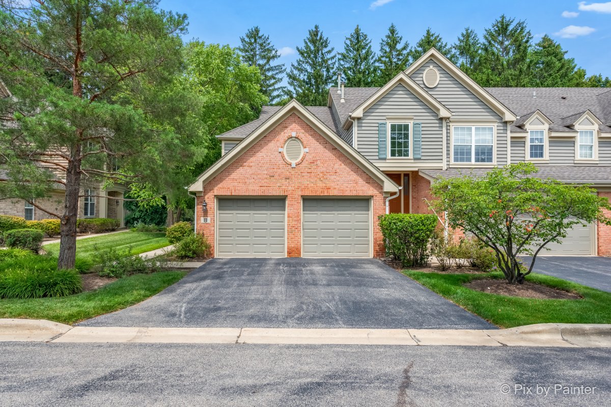 Lincolnshire Luxe: Capturing Homes with Pix by Painter's Premier Real Estate Photography 