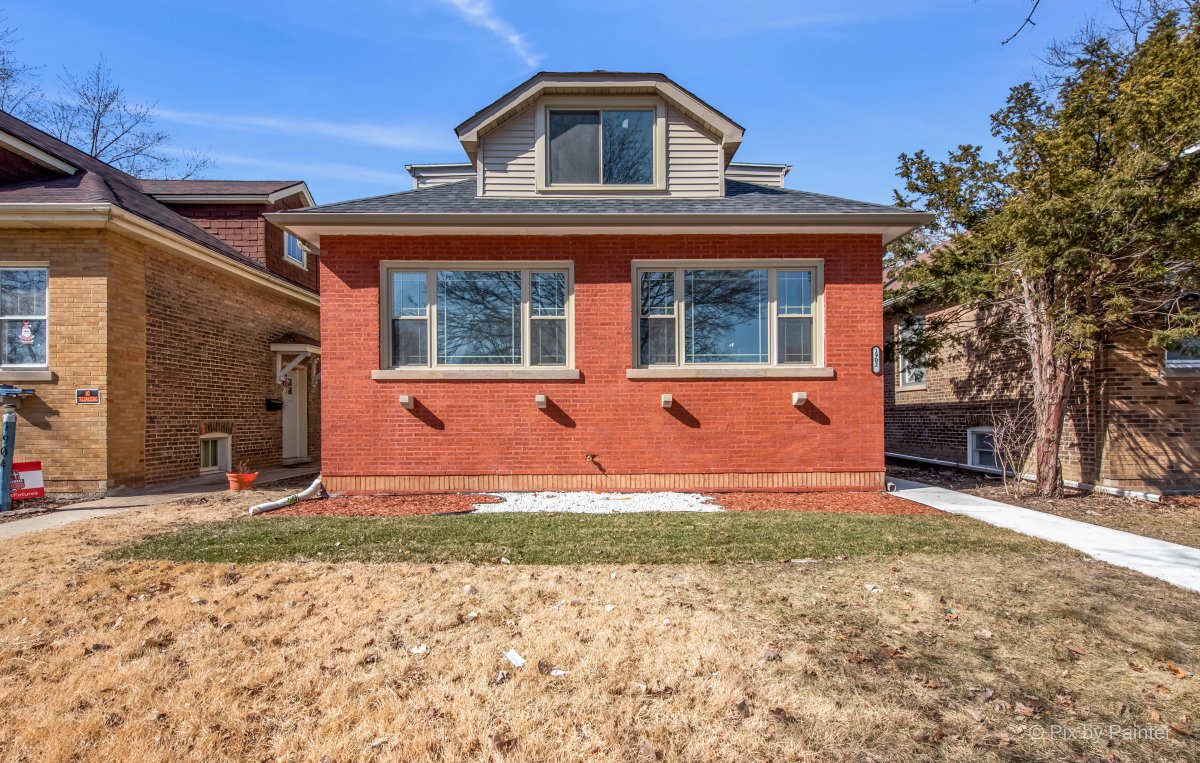Maywood Marvels: Pix by Painter's Premier Real Estate Photography 