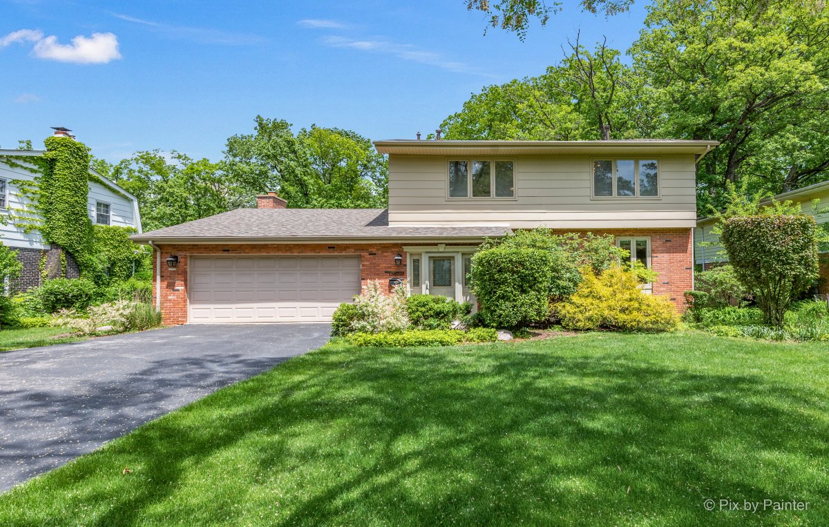 Olympia Fields Oasis: Pix by Painter's Premier Real Estate Photography 